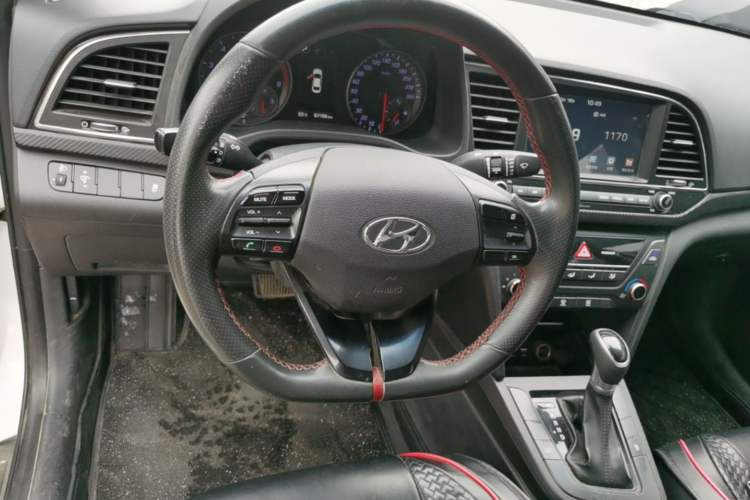 Used Hyundai Elantra (6th Generation / Lingdong) 2018 1.4T Dual-Clutch Xuan Dong · Dynamic Edition Steering Wheel