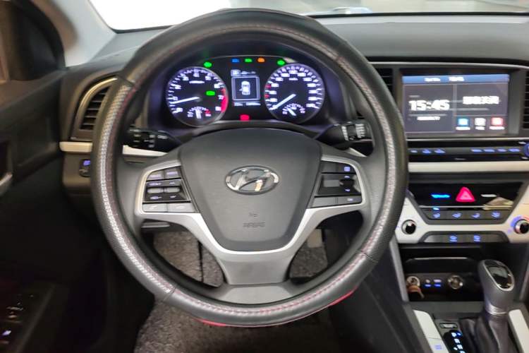 Used Hyundai Elantra (6th Generation / Lingdong) 2018 1.6L Automatic 15th Anniversary Special Edition Steering Wheel