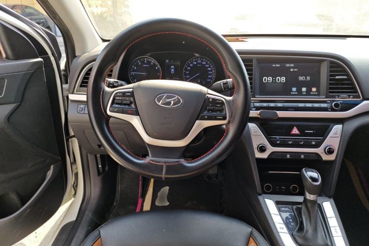 Used Hyundai Elantra (6th Generation / Lingdong) 2018 1.6L Automatic 15th Anniversary Special Edition Steering Wheel