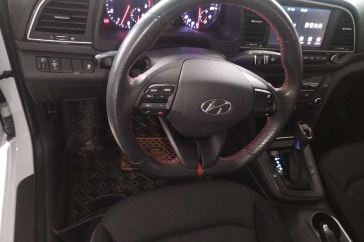 Used Hyundai Elantra (6th Generation / Lingdong) 2018 1.4T Dual-Clutch Xuan Dong · Dynamic Edition Steering Wheel