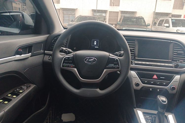 Used Hyundai Elantra (6th Generation / Lingdong) 2018 1.6L Automatic 15th Anniversary Special Edition Steering Wheel