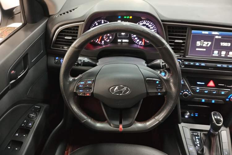 Used Hyundai Elantra (6th Generation / Lingdong) 2018 1.4T Dual-Clutch Xuan Dong · Dynamic Edition Steering Wheel