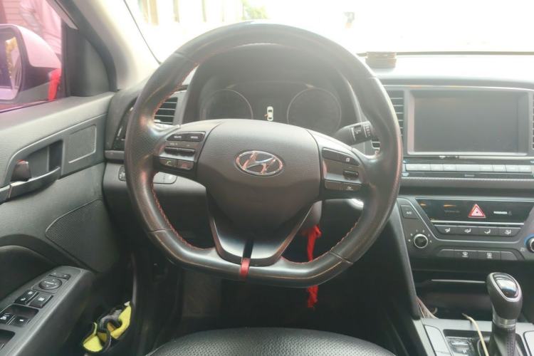 Used Hyundai Elantra (6th Generation / Lingdong) 2018 1.4T Dual-Clutch Xuan Dong · Dynamic Edition Steering Wheel