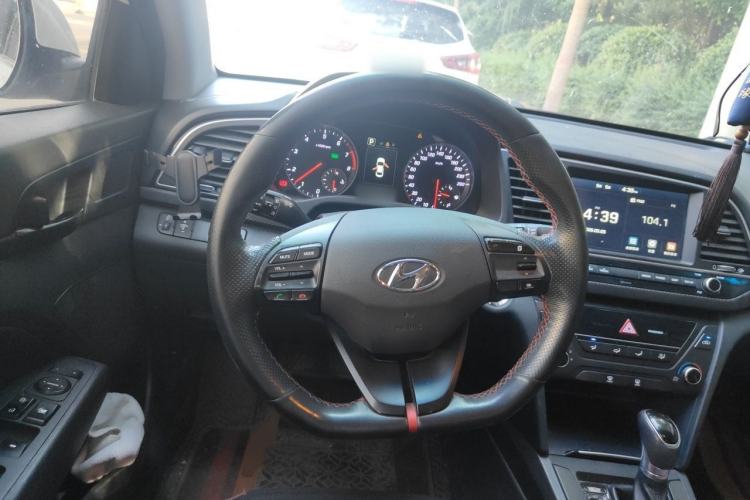Used Hyundai Elantra (6th Generation / Lingdong) 2018 1.4T Dual-Clutch Xuan Dong · Dynamic Edition Steering Wheel
