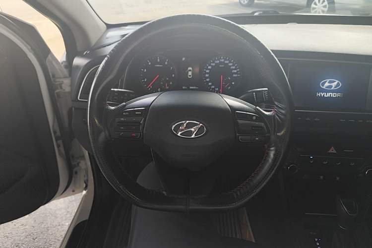 Used Hyundai Elantra (6th Generation / Lingdong) 2018 1.4T Dual-Clutch Xuan Dong · Dynamic Edition Steering Wheel