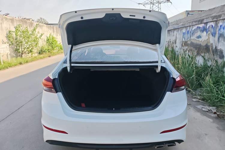 Used Hyundai Elantra (6th Generation / Lingdong) 2018 1.4T Dual-Clutch Xuan Dong · Dynamic Edition Trunk