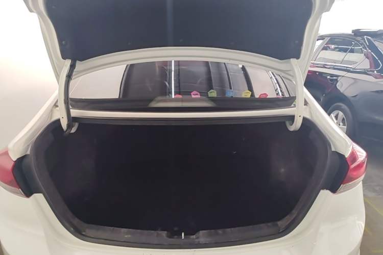Used Hyundai Elantra (6th Generation / Lingdong) 2018 1.4T Dual-Clutch Xuan Dong · Dynamic Edition Trunk