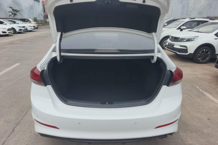 Used Hyundai Elantra (6th Generation / Lingdong) 2018 1.4T Dual-Clutch Xuan Dong · Dynamic Edition Trunk