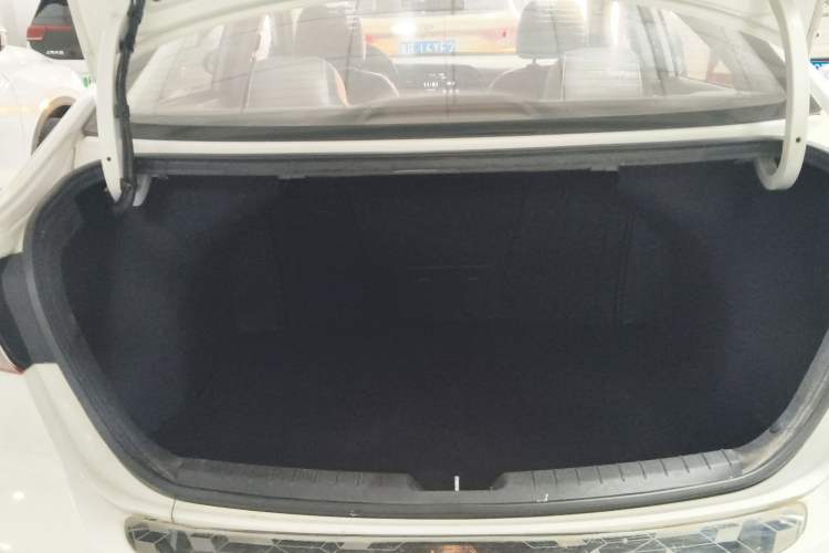 Used Hyundai Elantra (6th Generation / Lingdong) 2018 1.4T Dual-Clutch Xuan Dong · Dynamic Edition Trunk
