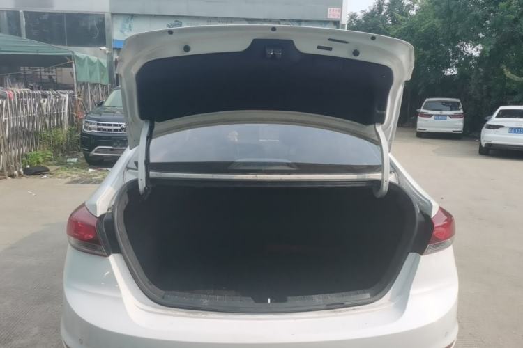 Used Hyundai Elantra (6th Generation / Lingdong) 2018 1.4T Dual-Clutch Xuan Dong · Dynamic Edition Trunk