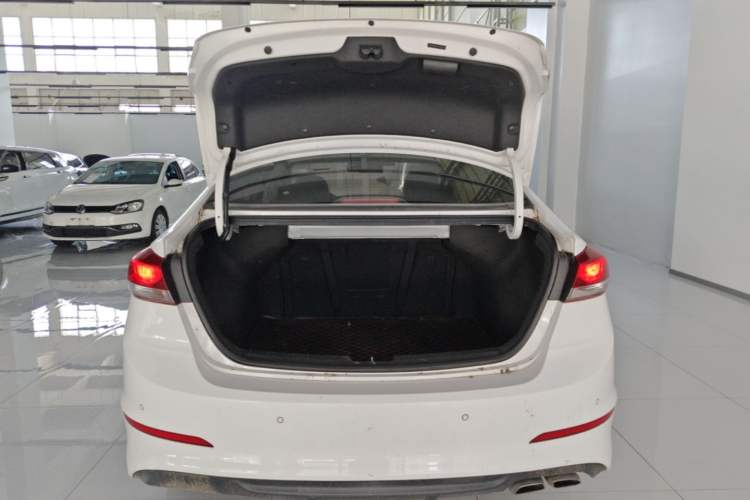 Used Hyundai Elantra (6th Generation / Lingdong) 2018 1.4T Dual-Clutch Xuan Dong · Dynamic Edition Trunk