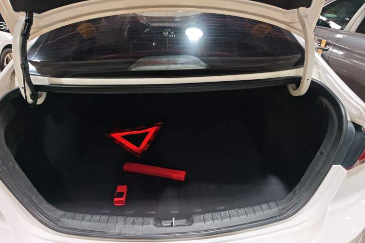 Used Hyundai Elantra (6th Generation / Lingdong) 2018 1.4T Dual-Clutch Xuan Dong · Dynamic Edition Trunk
