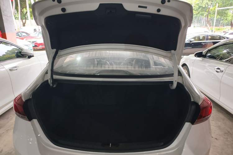 Used Hyundai Elantra (6th Generation / Lingdong) 2018 1.6L Automatic 15th Anniversary Special Edition Trunk