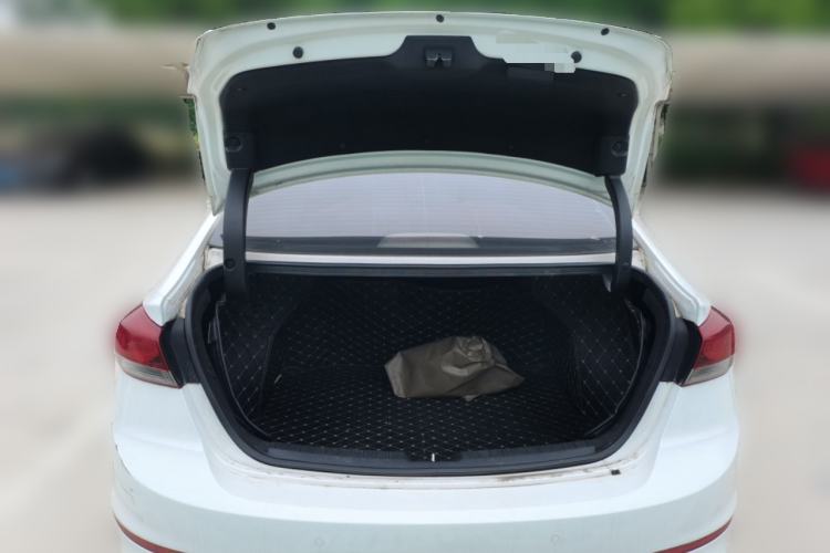 Used Hyundai Elantra (6th Generation / Lingdong) 2018 1.6L Automatic 15th Anniversary Special Edition Trunk