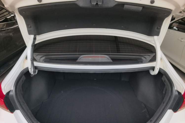 Used Hyundai Elantra (6th Generation / Lingdong) 2018 1.4T Dual-Clutch Xuan Dong · Dynamic Edition Trunk