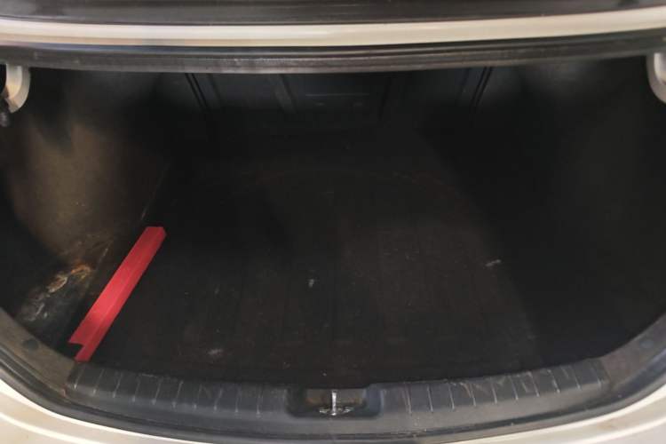Used Hyundai Elantra (6th Generation / Lingdong) 2018 1.4T Dual-Clutch Xuan Dong · Dynamic Edition Trunk