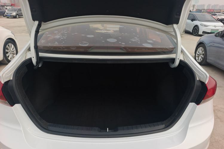 Used Hyundai Elantra (6th Generation / Lingdong) 2018 1.4T Dual-Clutch Xuan Dong · Dynamic Edition Trunk