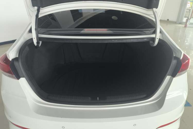 Used Hyundai Elantra (6th Generation / Lingdong) 2018 1.4T Dual-Clutch Xuan Dong · Dynamic Edition Trunk