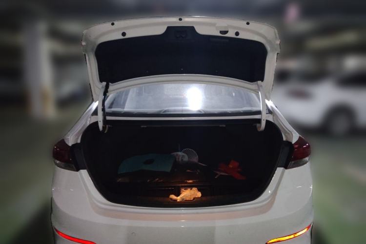 Used Hyundai Elantra (6th Generation / Lingdong) 2018 1.4T Dual-Clutch Xuan Dong · Dynamic Edition Trunk
