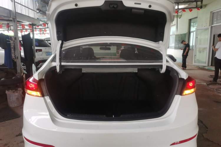 Used Hyundai Elantra (6th Generation / Lingdong) 2018 1.4T Dual-Clutch Xuan Dong · Dynamic Edition Trunk