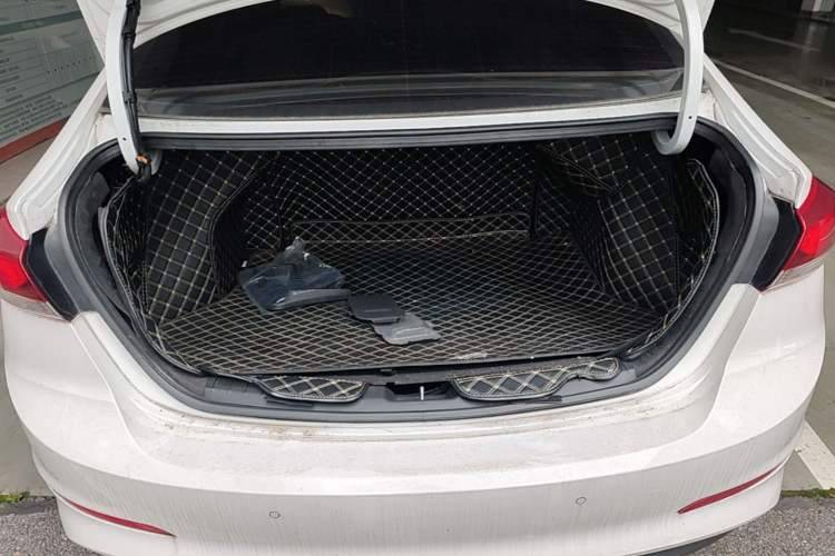 Used Hyundai Elantra (6th Generation / Lingdong) 2018 1.6L Automatic 15th Anniversary Special Edition Trunk