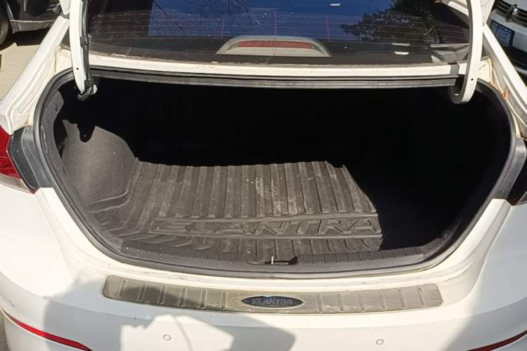 Used Hyundai Elantra (6th Generation / Lingdong) 2018 1.6L Automatic 15th Anniversary Special Edition Trunk