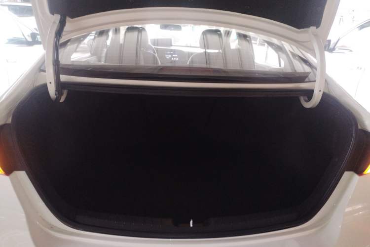 Used Hyundai Elantra (6th Generation / Lingdong) 2018 1.4T Dual-Clutch Xuan Dong · Dynamic Edition Trunk