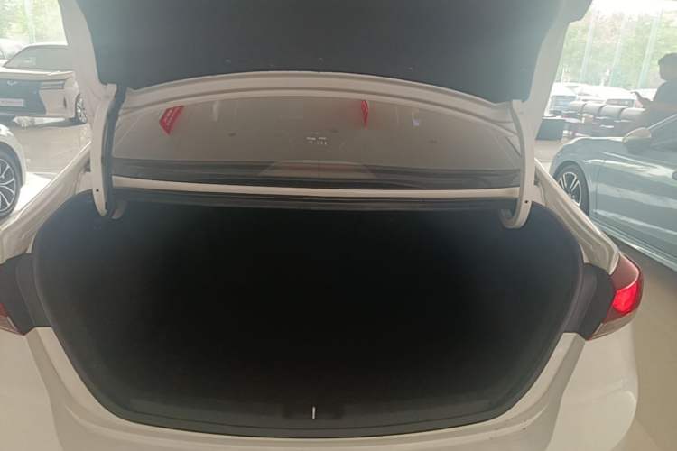 Used Hyundai Elantra (6th Generation / Lingdong) 2018 1.4T Dual-Clutch Xuan Dong · Dynamic Edition Trunk