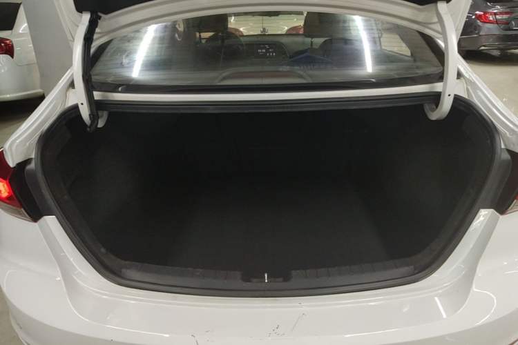 Used Hyundai Elantra (6th Generation / Lingdong) 2018 1.4T Dual-Clutch Xuan Dong · Dynamic Edition Trunk