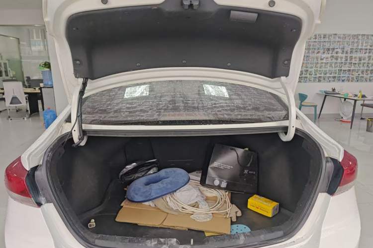Used Hyundai Elantra (6th Generation / Lingdong) 2018 1.6L Automatic 15th Anniversary Special Edition Trunk