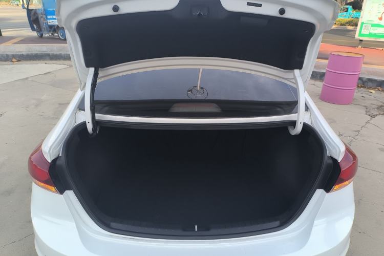Used Hyundai Elantra (6th Generation / Lingdong) 2018 1.4T Dual-Clutch Xuan Dong · Dynamic Edition Trunk