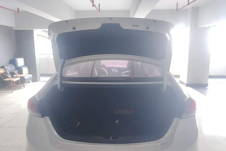Used Hyundai Elantra (6th Generation / Lingdong) 2018 1.6L Automatic 15th Anniversary Special Edition Trunk