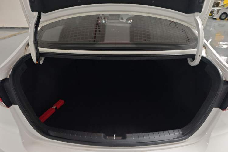 Used Hyundai Elantra (6th Generation / Lingdong) 2018 1.4T Dual-Clutch Xuan Dong · Dynamic Edition Trunk