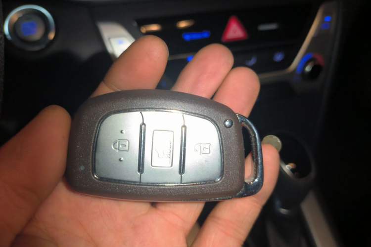 Used Hyundai Elantra (6th Generation / Lingdong) 2018 1.6L Automatic 15th Anniversary Special Edition Vehicle Key