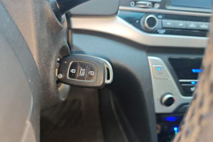 Used Hyundai Elantra (6th Generation / Lingdong) 2018 1.6L Automatic 15th Anniversary Special Edition Vehicle Key