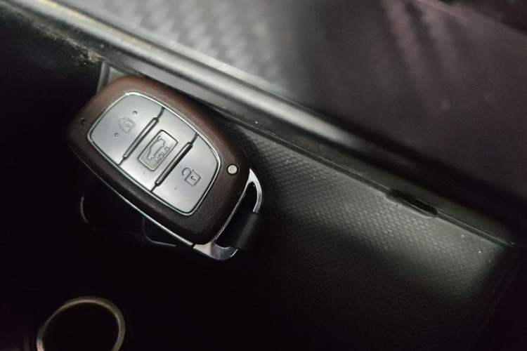 Used Hyundai Elantra (6th Generation / Lingdong) 2018 1.6L Automatic 15th Anniversary Special Edition Vehicle Key