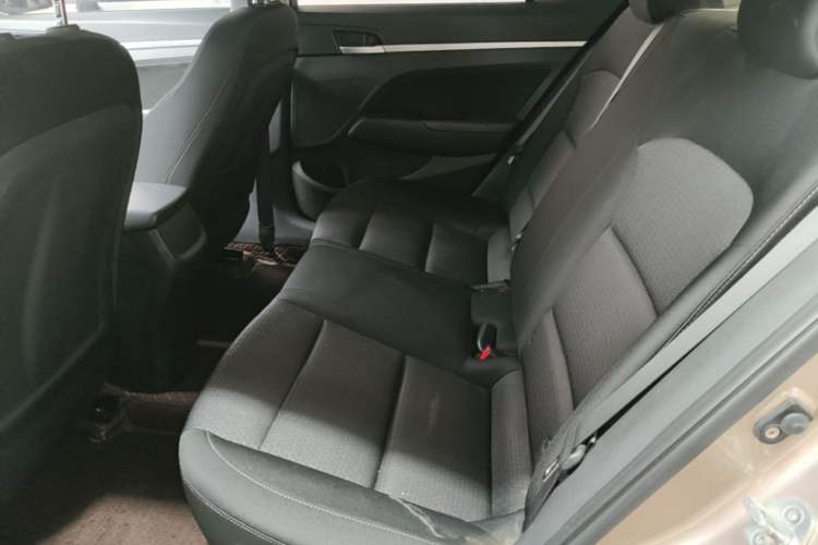 Used Hyundai Elantra (6th Generation / Lingdong) 2018 1.6L Automatic 15th Anniversary Special Edition Left Rear Seat