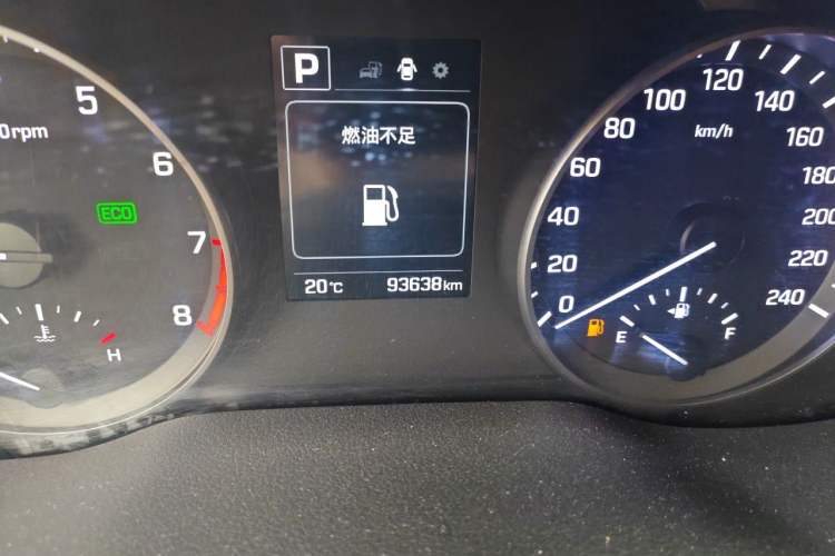 Used Hyundai Elantra (6th Generation / Lingdong) 2018 1.6L Automatic 15th Anniversary Special Edition Odometer Close Up