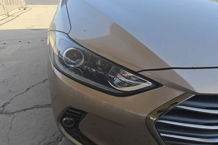 Used Hyundai Elantra (6th Generation / Lingdong) 2018 1.6L Automatic 15th Anniversary Special Edition Right Front Headlight