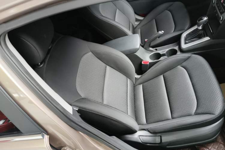 Used Hyundai Elantra (6th Generation / Lingdong) 2018 1.6L Automatic 15th Anniversary Special Edition Right Front Seat