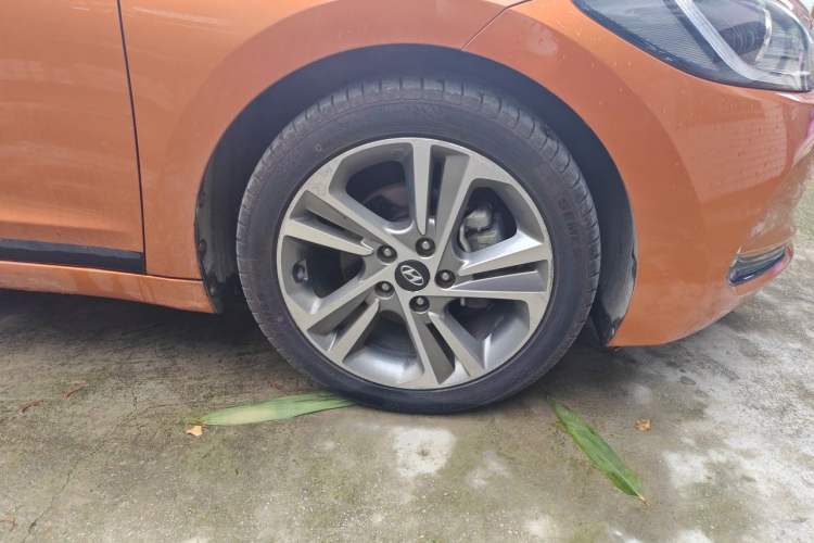 Used Hyundai Elantra (6th Generation / Lingdong) 2018 1.6L Automatic 15th Anniversary Special Edition Right Front Wheel Hub