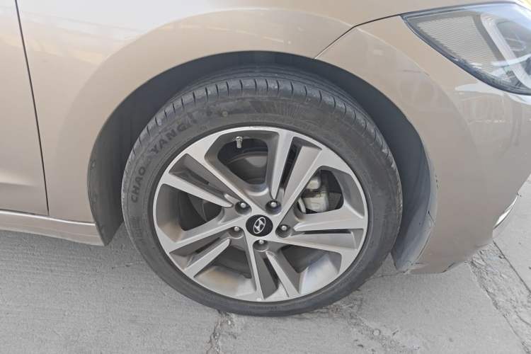 Used Hyundai Elantra (6th Generation / Lingdong) 2018 1.6L Automatic 15th Anniversary Special Edition Right Front Wheel Hub
