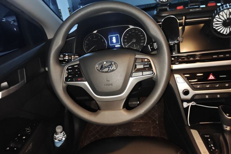 Used Hyundai Elantra (6th Generation / Lingdong) 2018 1.6L Automatic 15th Anniversary Special Edition Steering Wheel