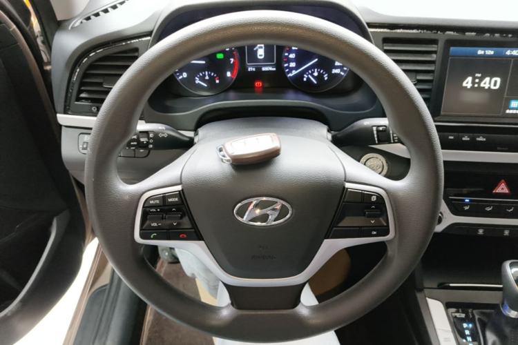 Used Hyundai Elantra (6th Generation / Lingdong) 2018 1.6L Automatic 15th Anniversary Special Edition Steering Wheel