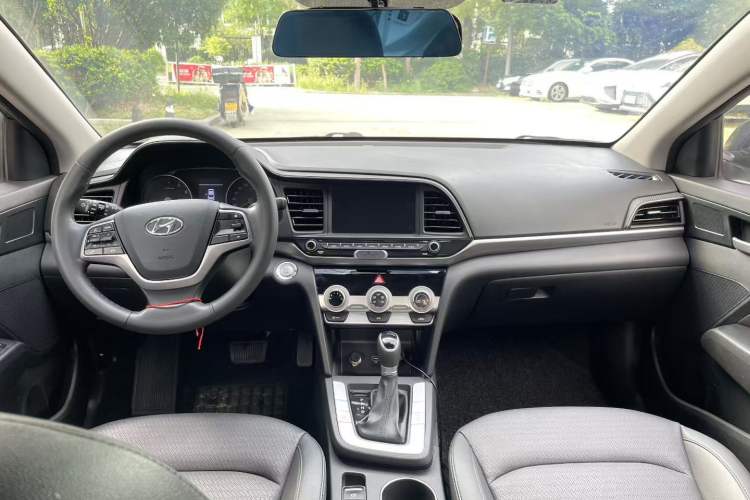 Used Hyundai Elantra (6th Generation / Lingdong) 2019 1.5L CVT ZhiXuan – Elite Version Interior 1