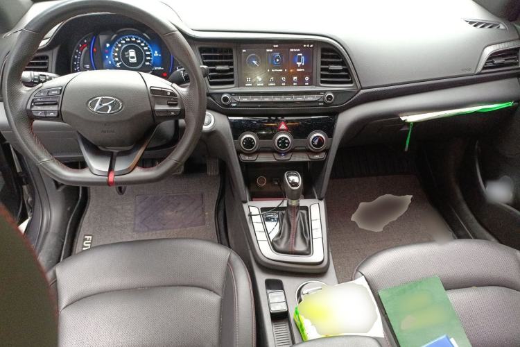 Used Hyundai Elantra (6th Generation / Lingdong) 2019 1.4T Dual-Clutch Xuan Dong · Dynamic Model Center Console