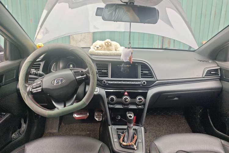Used Hyundai Elantra (6th Generation / Lingdong) 2019 1.4T Dual-Clutch Xuan Dong · Dynamic Model Center Console