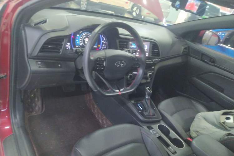 Used Hyundai Elantra (6th Generation / Lingdong) 2019 1.4T Dual-Clutch Xuan Dong · Dynamic Model Center Console