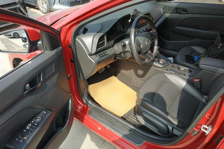 Used Hyundai Elantra (6th Generation / Lingdong) 2019 1.4T Dual-Clutch Xuan Dong · Dynamic Model Driver Seat