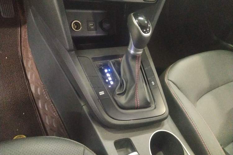 Used Hyundai Elantra (6th Generation / Lingdong) 2019 1.4T Dual-Clutch Xuan Dong · Dynamic Model Gear Lever